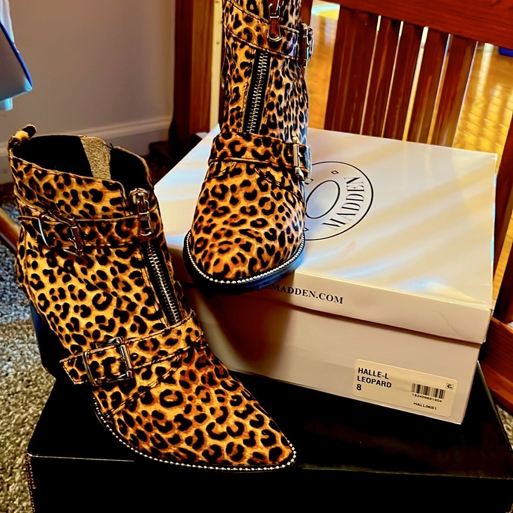 Steve Madden heeled Halle-L leopard boots!!!! Only worn once!  Size 8.